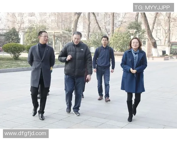 南京羽毛球队加速转型探索新战术提升竞技水平的热议与反思 南京羽毛球队加速转型探索新战术提升竞技水平的热议与反思