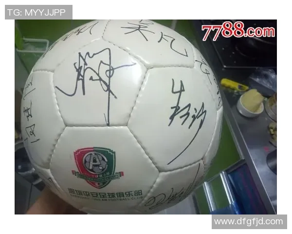 足球明星亲笔签名卡的魅力与收藏价值探秘 足球明星亲笔签名卡的魅力与收藏价值探秘