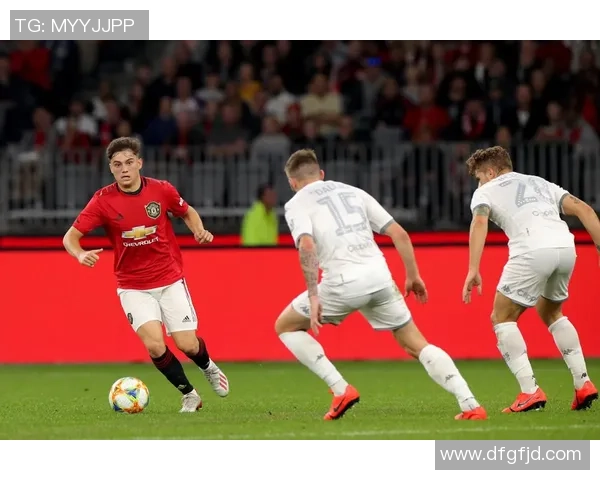 曼联足球明星阵容全景图揭晓球迷必看精彩瞬间合集 曼联足球明星阵容全景图揭晓球迷必看精彩瞬间合集