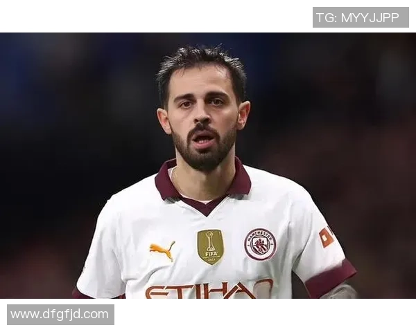 最近备受瞩目的足球明星男孩展现超凡球技与魅力引发热议